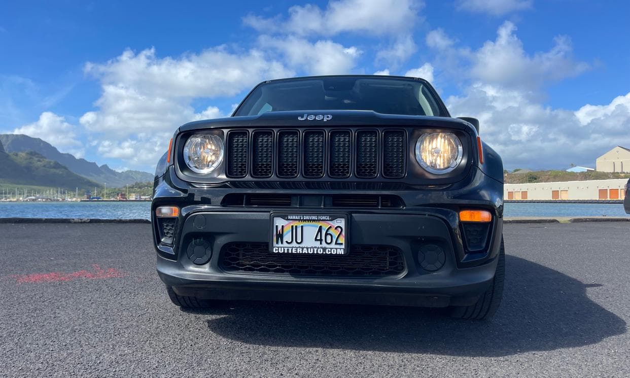 Picture of the car https://kauairentalcarsphotos.s3.us-west-2.amazonaws.com/jeepRenegade2021_4/image6.jpg