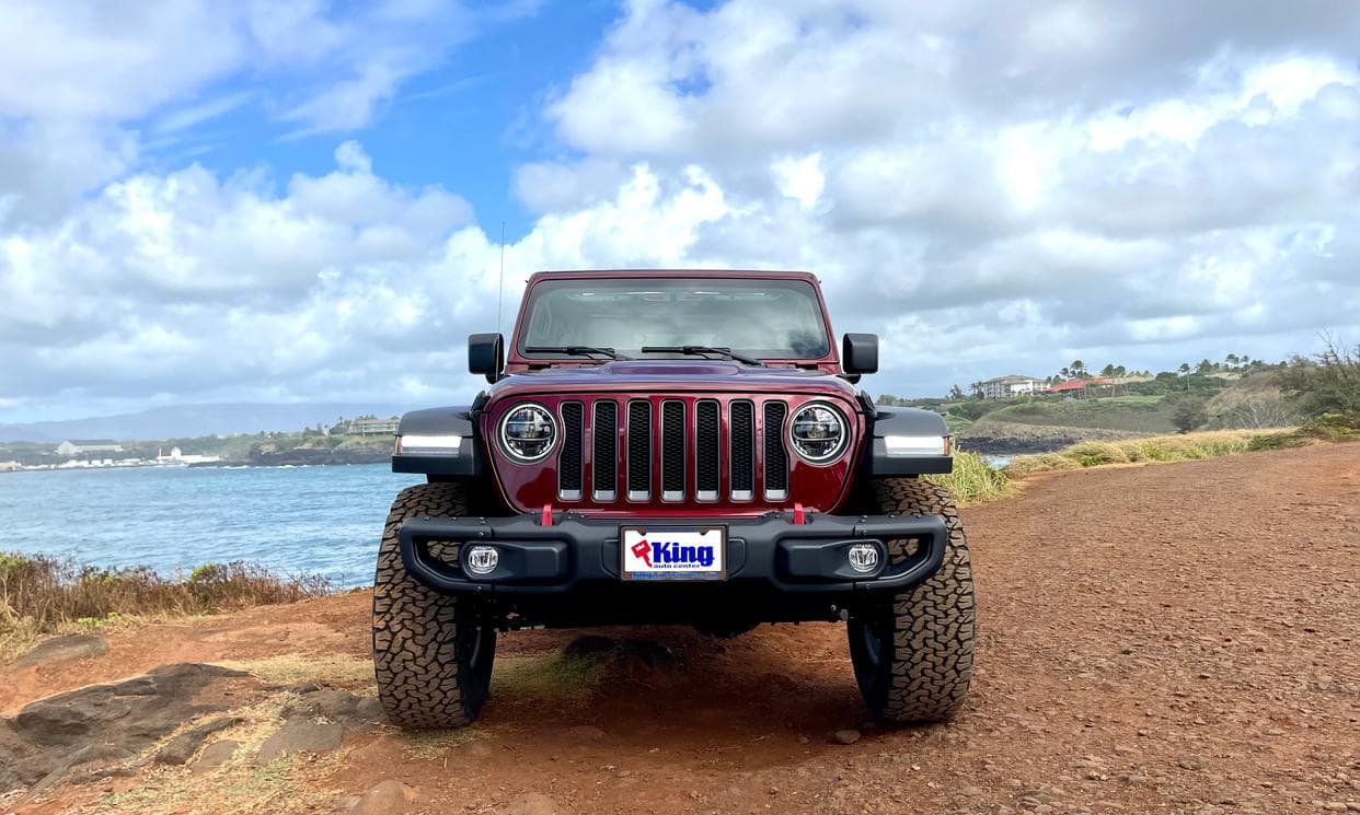 Picture of the car https://kauairentalcarsphotos.s3.us-west-2.amazonaws.com/jeepWranglerUnlimited2022_17/image8.jpg